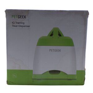 NIB PETGEEK Dog Treat Dispenser w/Automatic Sounds, Dog Feeder, Remote Control